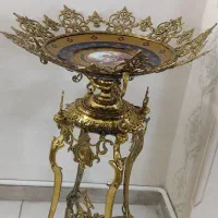 کنار سالنی برنجی سنگین