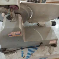 فروشنده و خریدار کالباس بر.کالباسبر