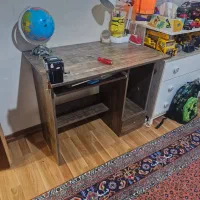 میز تحریر وکامپیوتر  در حد نو