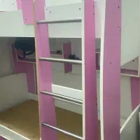 تخت دوطبقه سفید صورتی