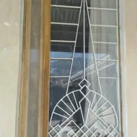 پنجره آهنی