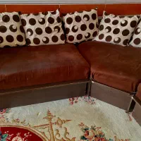 مبل ال همراه گل میز