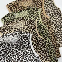 لباس زیر زنانه|لباس|کاشان, کشاورز|دیوار