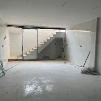 زیر زمین تجاری بر اصلی بلوار جوان