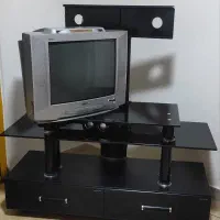 فروش تلویزیون و میز  شیشه ای سالم