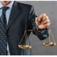 وکیل و مشاور حقوقی