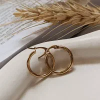 گوشواره حلقه‌ای کوچک