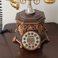 تلفن رو میزی کلاسیک