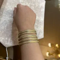 النگو طلا ۵۰ هزار تومن بالای تابلو