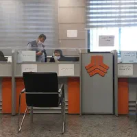 میز کانتر با لبه بدون شیشه