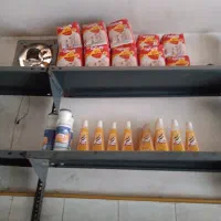 چند عدد دستکش و پوشک بچه