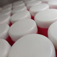 (کرم روشن کننده صورت و بدن ضد جوش و ضد لک)