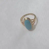 یک عددانگشتر به فروش می رسد