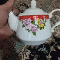 قوری قدیمی مال مادربزرگم از خیلی وقت پیش هس|کلکسیون اشیاء عتیقه|سبزوار, سیادتی|دیوار