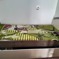 تخت میهمان و میزبان