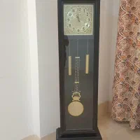 ساعت ایستاده شیک و تمیز