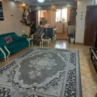 آپارتمان-73-متری-خوش-نقشه-با-نور-فراوان