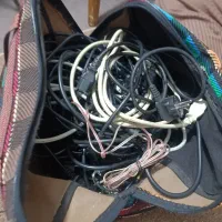 کیبورد و کابل و مانیتور