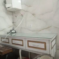 فروش ویژه و فوری میز و کمد و لباس|فروشگاه و مغازه|مشهد, توس (بلوار توس)|دیوار