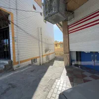 مغازه دور میدان ولیعصر