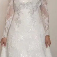 لباس عروس دنباله دار با شنل کلاه دار