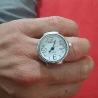 انگشتر ساعتی