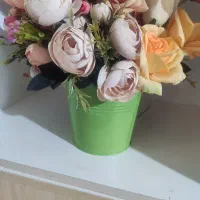 دکوری و گل و گلدان