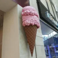 استخدام کافه بستنی