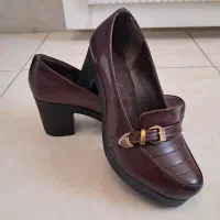 کفش مجلسی|کیف، کفش، کمربند|کرج, ساسانی (قلمستان)|دیوار