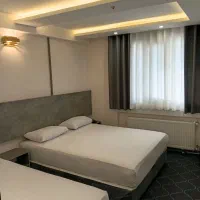 به یک پذیرش شیفت شب هتل  نیازمندیم