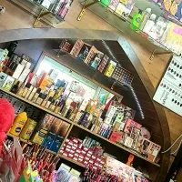 فروشگاه لوازم ارایشی