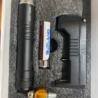 چراغUV برای‌کشف‌سنگ‌قیمتی