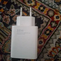 شارژ فابریک33وات کابل نداره اصلی ضمانتی