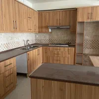 آپارتمان ۱۳۰ متری مهرشهر(زیر قیمت منطقه) فوری