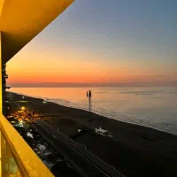 برج-نیلی-پالاس-پلاک-یک-خط-دریا