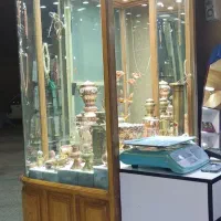 ویترین قدیمی طلافروشی