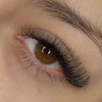 آموزش وانجام خدمات مژه و ابرو ۲۰۰