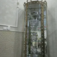 ساعت برنزی و بوفه