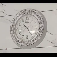 ساعت دیواری رنگ سفید