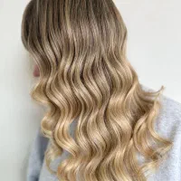 شب یلدا با رنگ مویی متفاوتتر از همیشه|خدمات آرایشگری و زیبایی|بابل, |دیوار