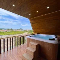 کلبه دوخواب جنگلی با جکوزی ۶نفره  کد۳۸۳