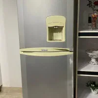 میز ناهار خوری با یخچال