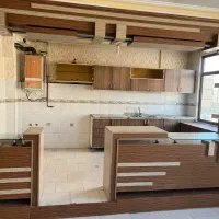 آپارتمان ۱۱۰متری دوخوابه طبقه سوم تمیز و حاشیه