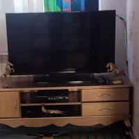 میز تلویزیون چوبی رنگ طلایی