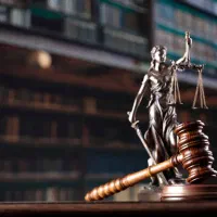 وکیل پایه یک دادگستری