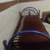 دو تا تخت فلزی تک نفره با تشک