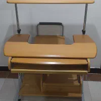 میز کامپیوتر جنس mdf و فلز