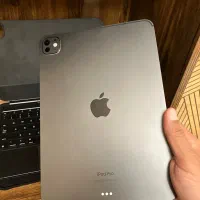 و قلم و کیبورد اپل Ipad pro m4 11 inch 512 wifi|تبلت|مشهد, آزادشهر|دیوار