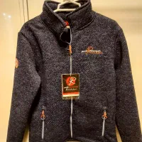 برند HUGO  و PEAK|لباس|شیراز, شهرک صدا و سیما|دیوار