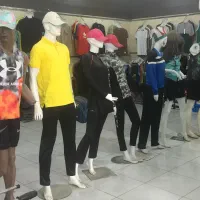 مانکن و میز کار